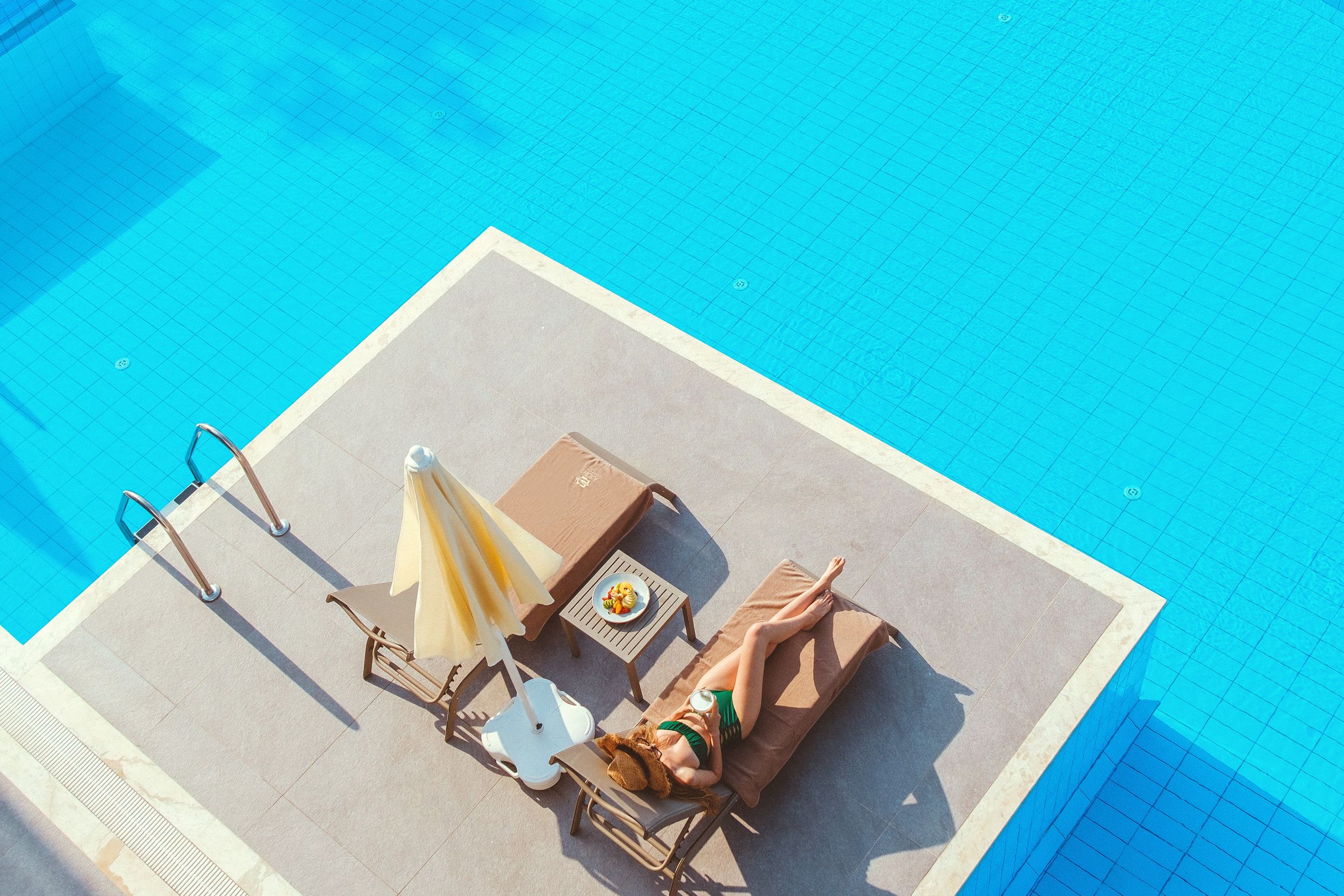 Guest enjoying a holiday rental stay in the Algarve